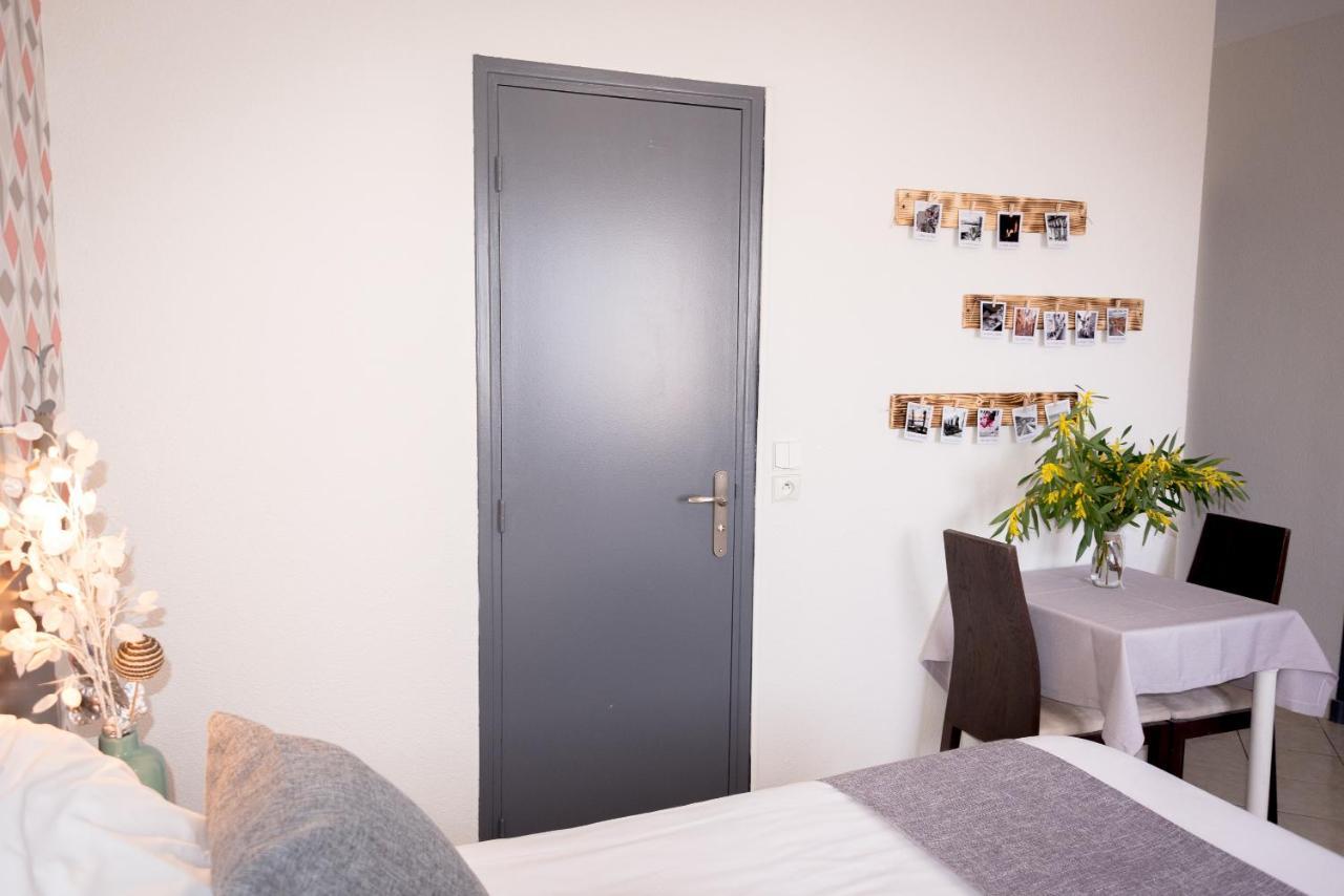 Hotel Et Appartements Reine D'Azur Рокбрюн-Кап-Мартен Екстер'єр фото