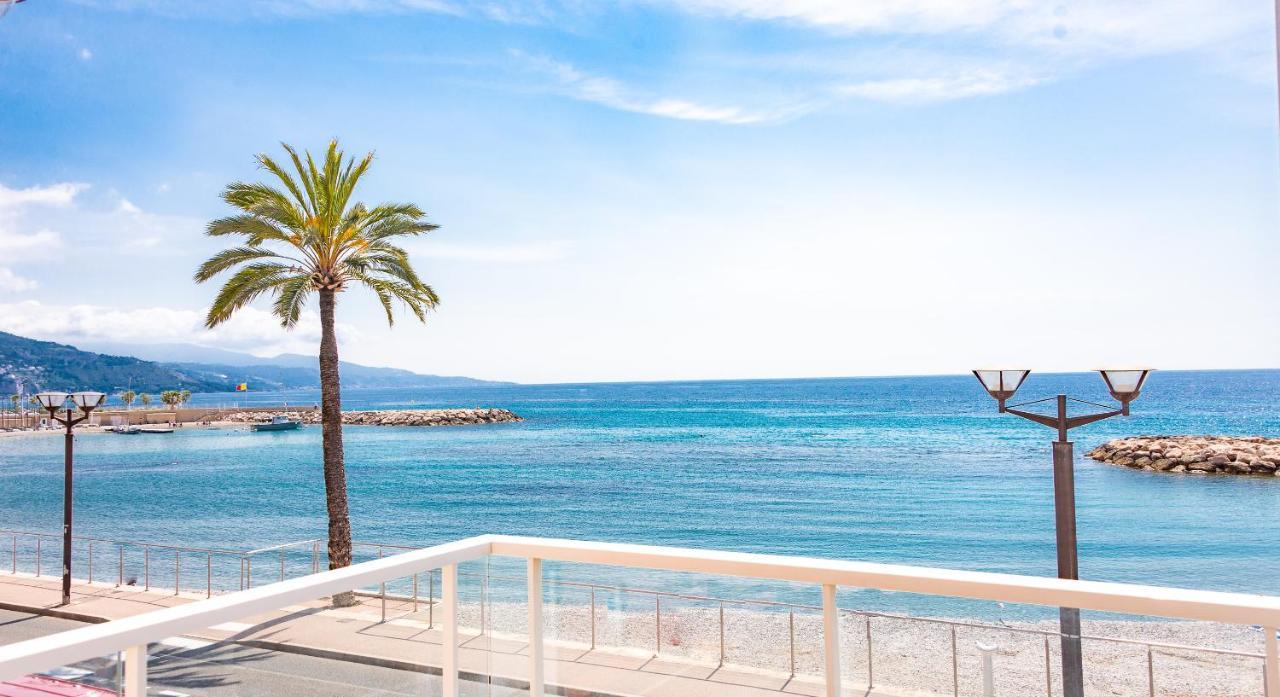 Hotel Et Appartements Reine D'Azur Рокбрюн-Кап-Мартен Екстер'єр фото