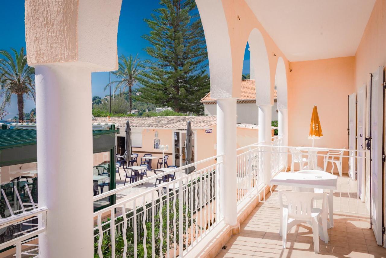 Hotel Et Appartements Reine D'Azur Рокбрюн-Кап-Мартен Екстер'єр фото