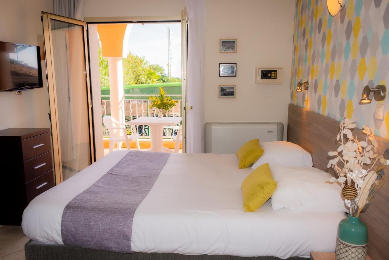 Hotel Et Appartements Reine D'Azur Рокбрюн-Кап-Мартен Екстер'єр фото