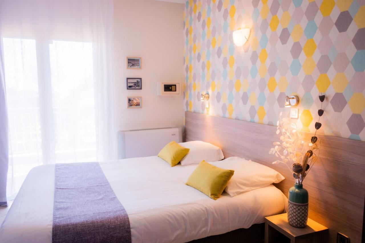 Hotel Et Appartements Reine D'Azur Рокбрюн-Кап-Мартен Екстер'єр фото